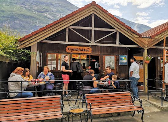norway/geirangerfjord/bar/brasserie-posten