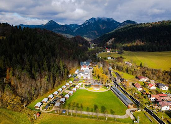 slovakia/pieniny-national-park/bar/kupele-cerveny-klastor-smerdzonka