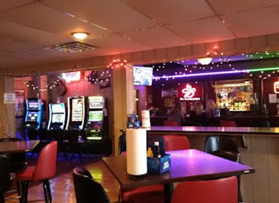 illinois/cahokia-mounds-state-historic-site/bar/woody-z-bar-grill