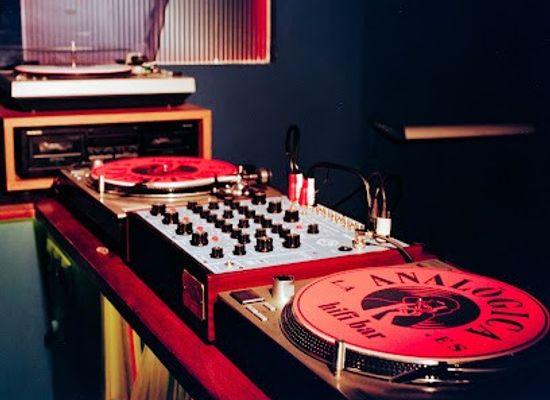 spain/madrid/bar/la-analogica-hifi