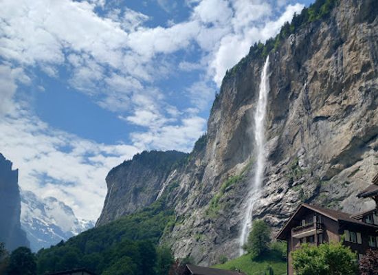 switzerland/lauterbrunnen-valley/bar/restaurant-schutzen