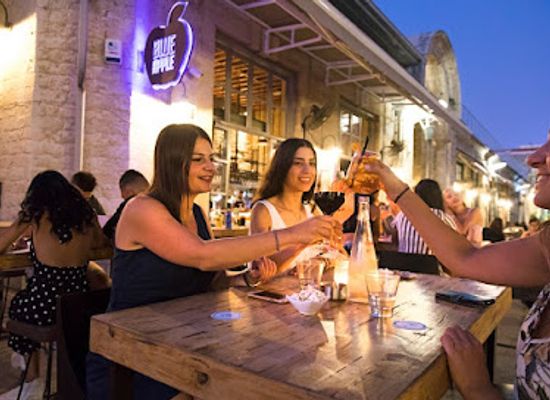 cyprus/limassol/bar/blue-apple-bar-grill