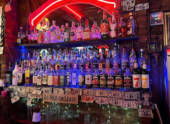 illinois/wabash-valley/bar/blooeys-bar-grill