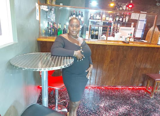antigua-and-barbuda/saint-george/bar/galloway-s-8-ball-sport-bar