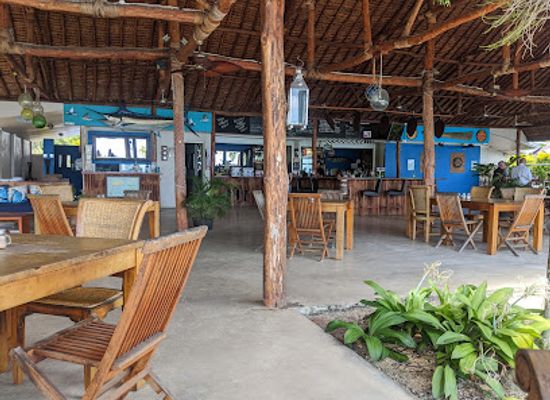 vanuatu/pentecost-island/bar/reefers-restaurant-rum-bar