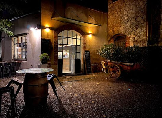 italy/san-gimignano/bar/enjoy-drink-food-life
