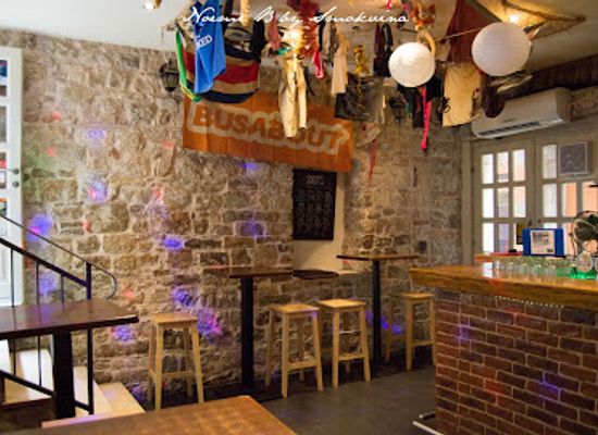 croatia/split/old-town/bar/charlie-s-bar