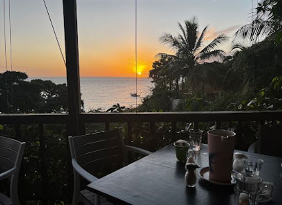 curacao/westpunt/bar/sol-food