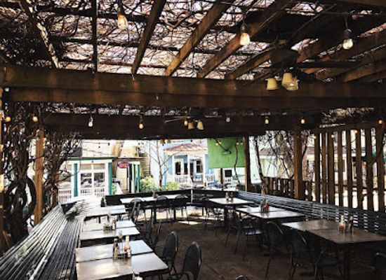 virginia/charlottesville/bar/the-biltmore