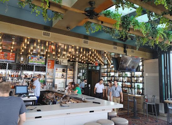 ohio/central-ohio/bar/lincoln-social-rooftop