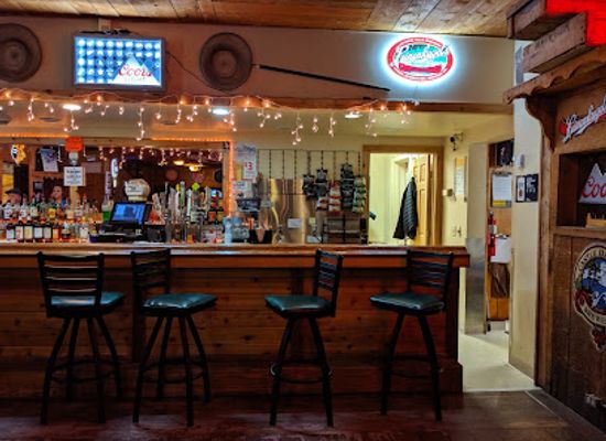 minnesota/superior-national-forest/bar/green-door