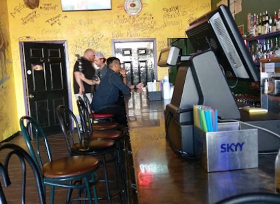 texas/lubbock/downtown-lubbock/bar/tom-s-daiquiri-place
