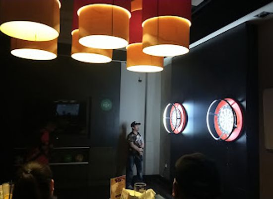 bahrain/saar/bar/red-lions-sports-bar