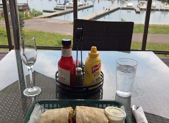 wisconsin/madeline-island/bar/legends-sports-grill