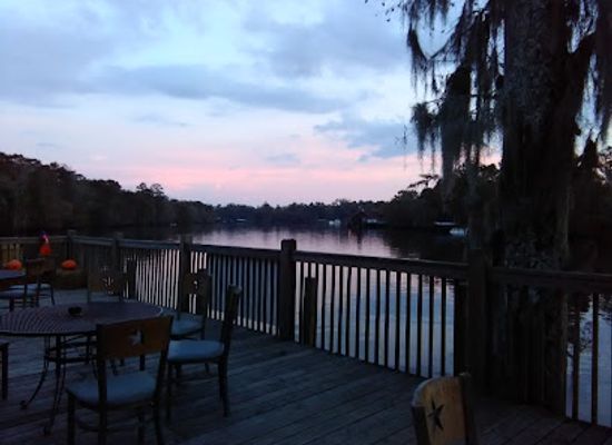 louisiana/lake-maurepas/bar/boopalu-s-bar-and-grill