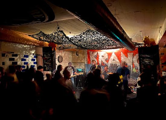 switzerland/davos/bar/box