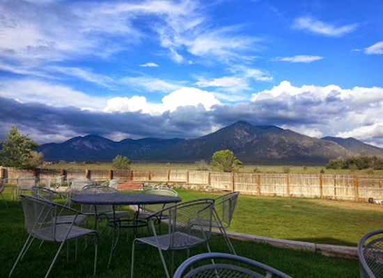 new-mexico/enchanted-circle/bar/ktaos-solar-center