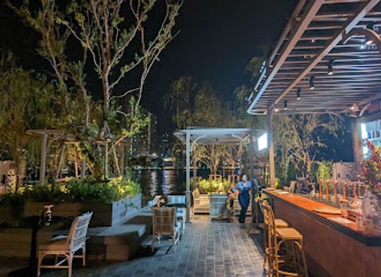 thailand/chao-phraya-river-basin/bar/taproom-by-the-river