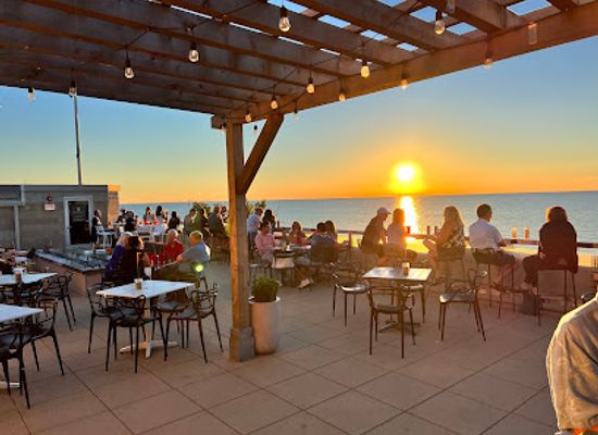 indiana/the-dunes/bar/pavilion-indiana-dunes-beach-cafe