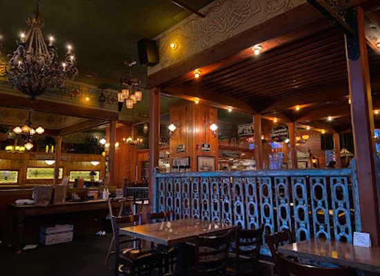 oregon/cascade-lakes-scenic-byway/bar/mcmenamins-pub-at-old-st-francis-school