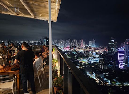 panama/pacific-coast/bar/luna-rooftop