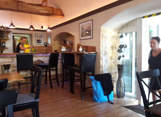 slovakia/spis/bar/moe-sushi-bar