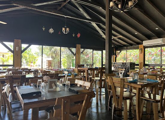 jamaica/black-river-great-morass/bar/nola-s-dining-and-lounge
