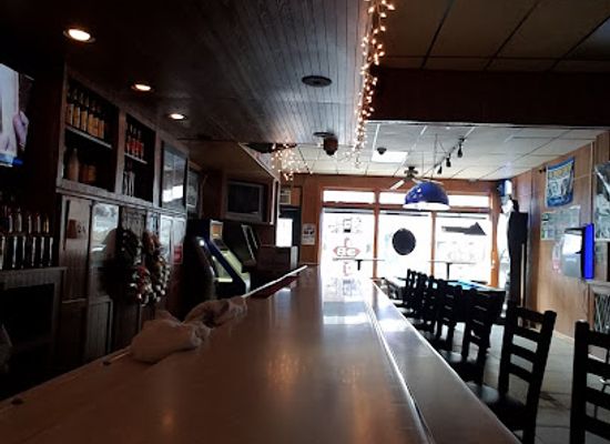 minnesota/lake-superior/bar/third-base-bar