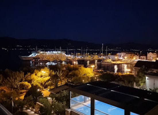 croatia/brac-island/bar/hotel-osam-rooftop-bar
