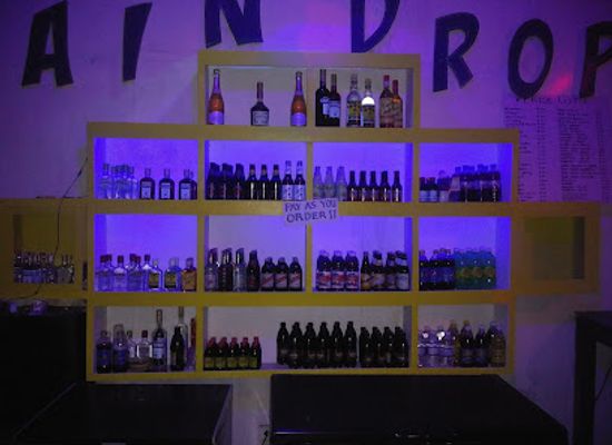 jamaica/blue-mountains/bar/rain-drops-entertainment-center