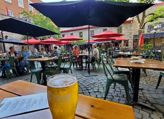 canada/ottawa/byward-market/bar/the-clarendon-tavern