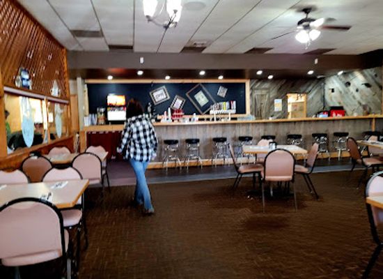 wyoming/crook-county/bar/uncle-louie-s-diner