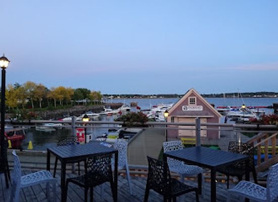 canada/prince-edward-island-national-park/bar/peakes-quay-restaurant-bar