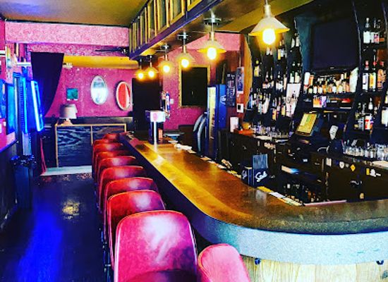 wisconsin/milwaukee/bar/stella-s-a-cocktail-dive