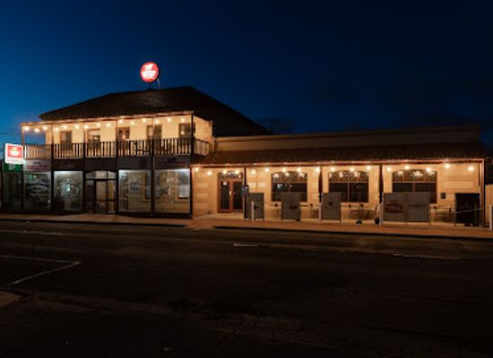 australia/limestone-coast/bar/victoria-hotel-port-macdonnell-bay-pub