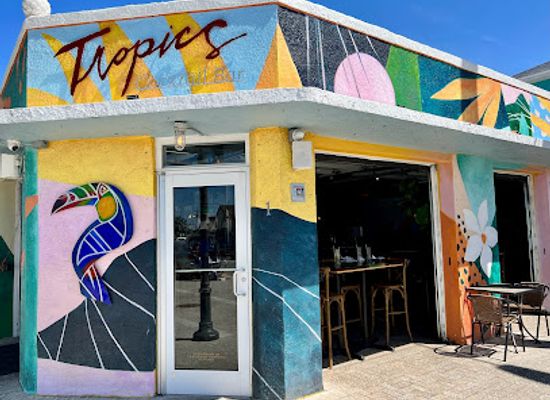 florida/cocoa-beach/bar/tropics-cocktail-bar