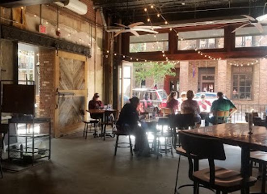 mississippi/the-black-prairie/bar/key-city-brewery-eatery