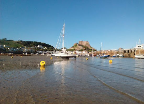 jersey/rozel-bay/bar/sumas-restaurant