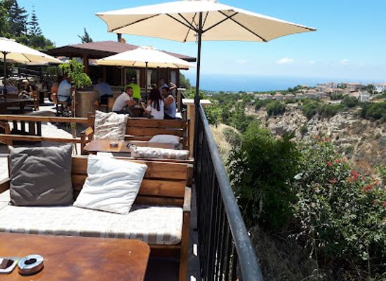 cyprus/adonis-baths-waterfalls/bar/cliffs-cafe-bar