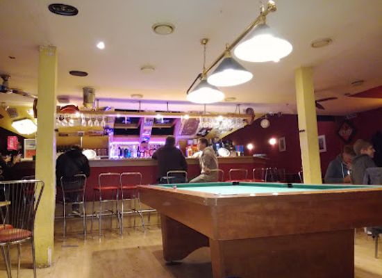 slovakia/tekov/bar/bar-on