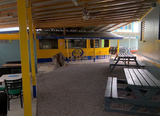 saint-kitts-and-nevis/basseterre/bar/bingo-s-bar-grill