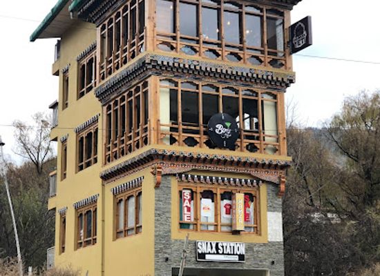 bhutan/southern-bhutan/bar/drunken-yeti