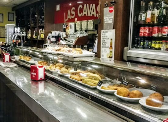 spain/zaragoza/delicias/bar/las-cavas-del-champan