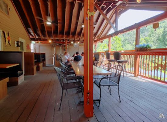 north-carolina/blue-ridge-mountains/bar/riverwatch-bar-grill