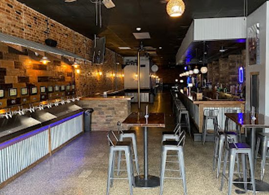 new-york/finger-lakes/bar/the-hideout-bar-grill
