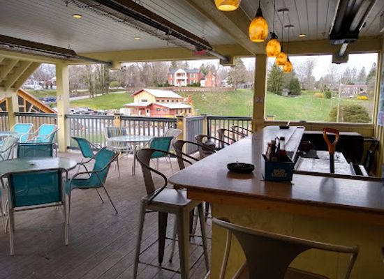 west-virginia/greenbrier-river-trail/bar/the-asylum