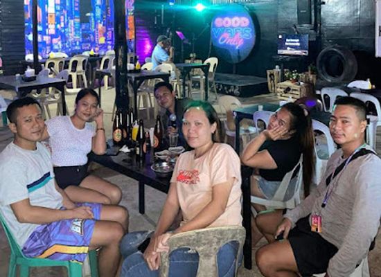 philippines/western-visayas/bar/hang-over-bar