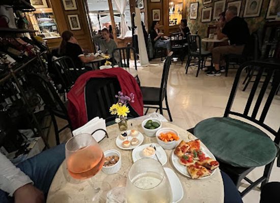 italy/bari/murat/bar/champagnerie