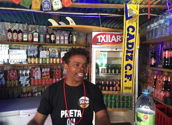 mozambique/tofo-beach/bar/pena-cadista-victor-bar