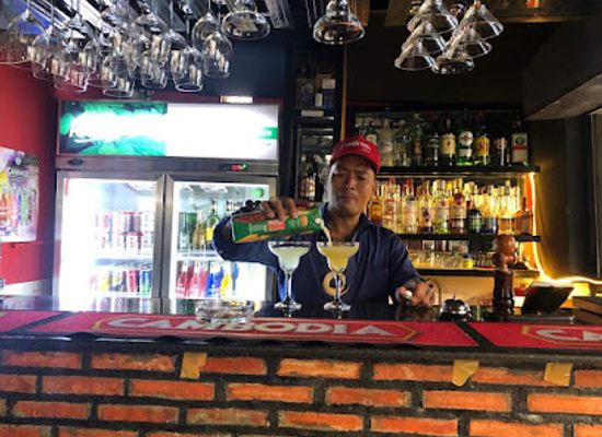 cambodia/takeo/bar/hometown-hangout